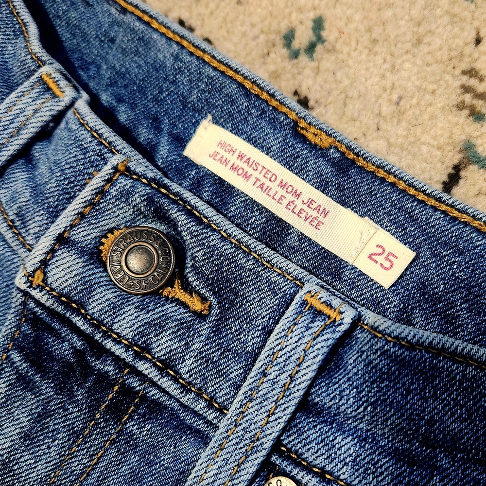 Levi's High-waisted Mom Jeans, Size 25, Barely Worn - Picture 2 of 3
